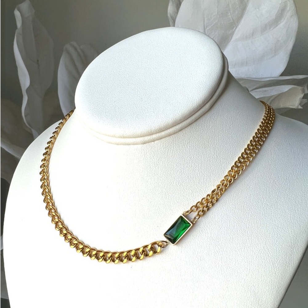 NEW 18K GOLD PLATED LINK CKHAIN GREEN GEMSTONE NECKLACE